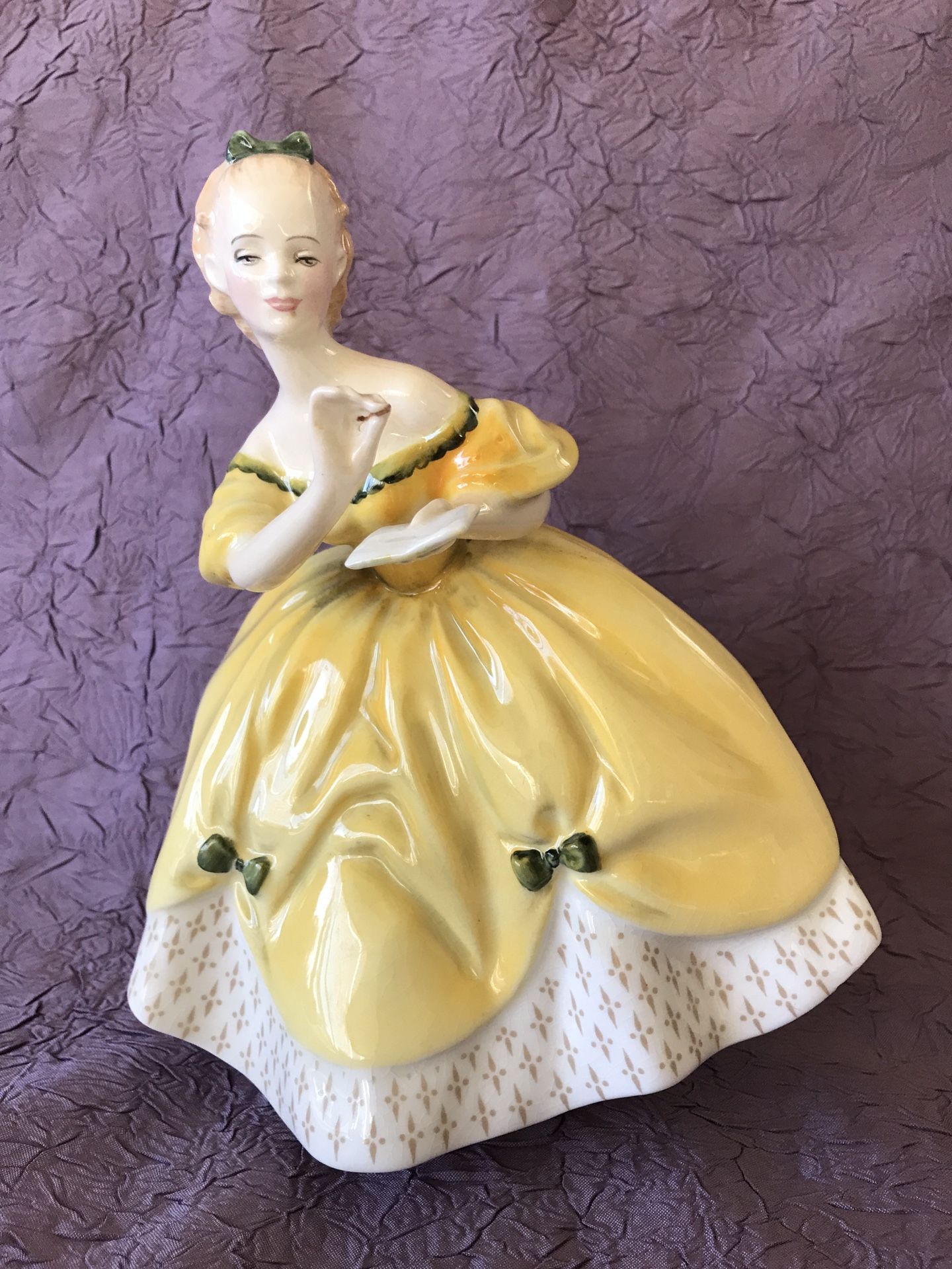 Royal Doulton Collectibles Porcelain Figurine,1965 English Bone China THE LAST WALTZ HN 2315 Made In England gifts