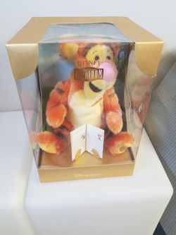 New In Box Disney Heirloom Exclusive Tigger