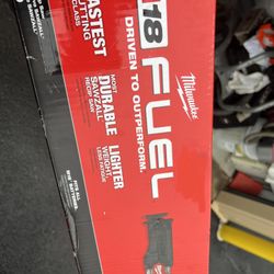 Milwaukee M18 Fuel Saw