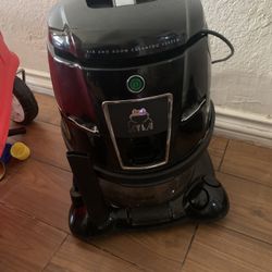 HYLA EST water vacuum cleaner. 