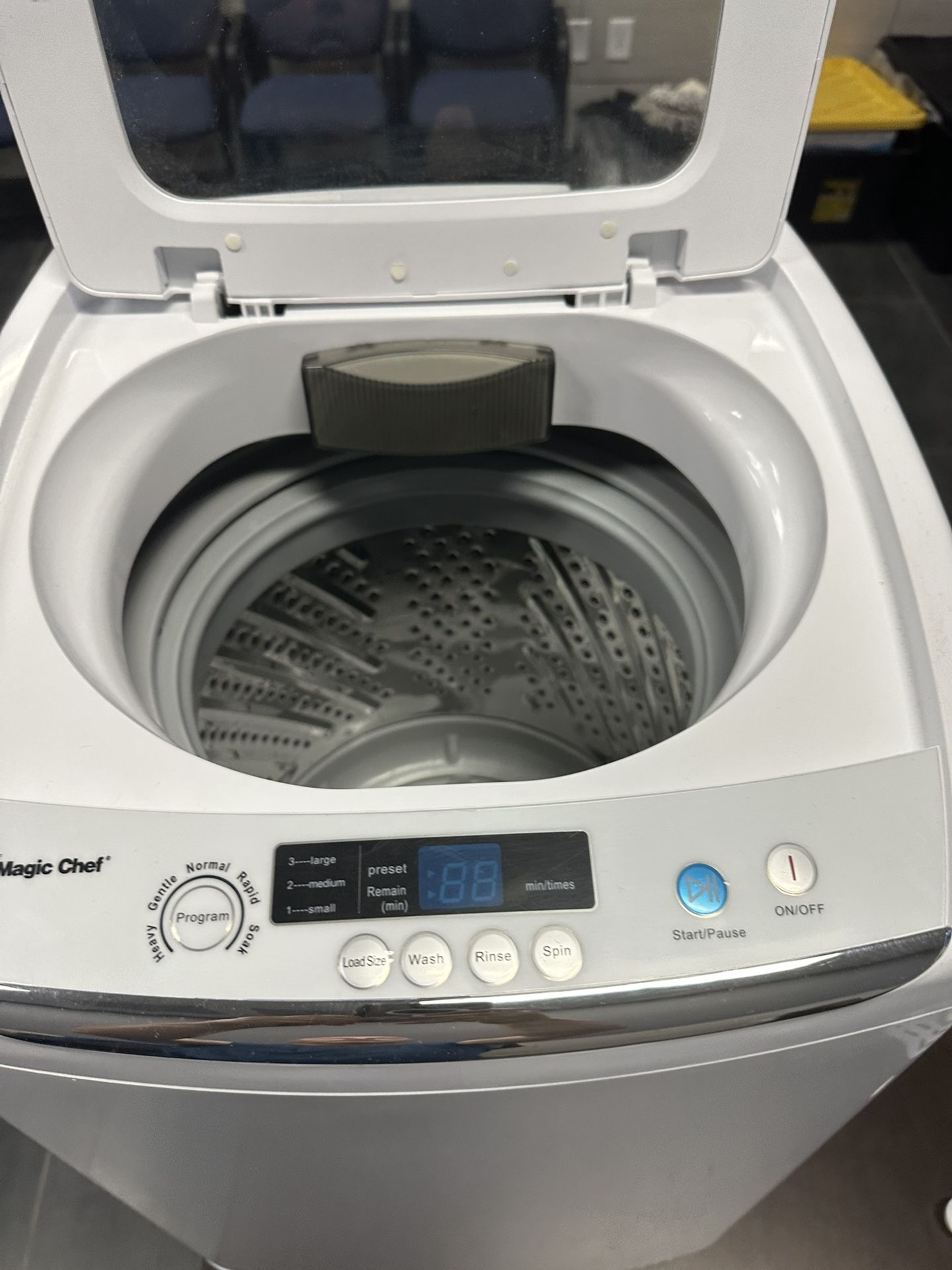 MAGIC CHEF MCSDRY35W Compact 3.5 cu. ft. Dryer L for Sale in El Paso, TX -  OfferUp