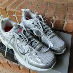 Men's Puma Silver Athletic Shoes Size 11 