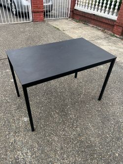 IKEA TÄRENDÖ Dining Table – Black – Great Condition