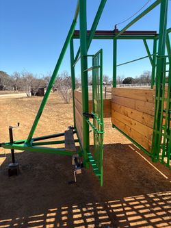 2 HORSE STARTING GATES