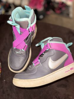 Girls Nike No Lace Shoes 