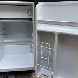 Hisense Mini Fridge 
