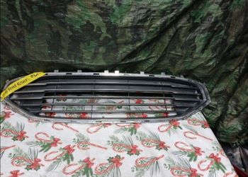 2017-18 Ford Fusion Grill