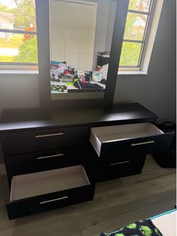 Dresser and mirror all New Furniture with 6 drawers   Free delivery