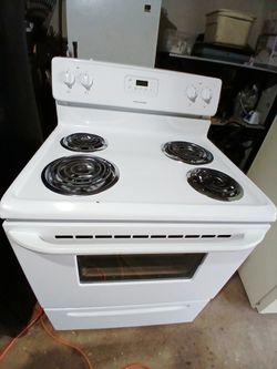 Frigidaire 30 " Electric Stove ( Free Local Delivery)