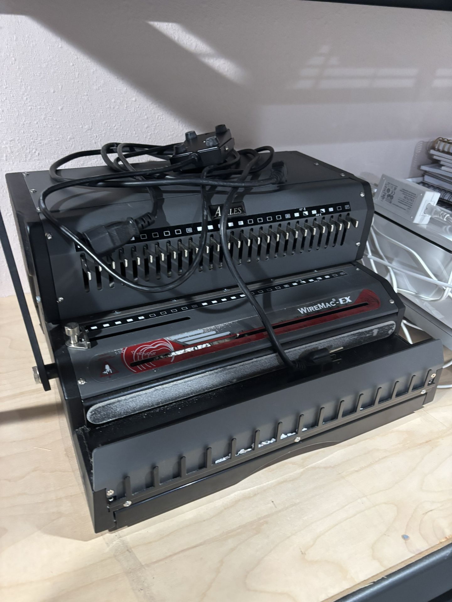 Akiles Wiremac-EX 2:1 Wire Binding Machine