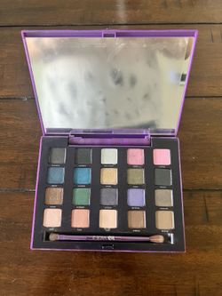 Urban Decay “Vice 2” eyeshadow palette