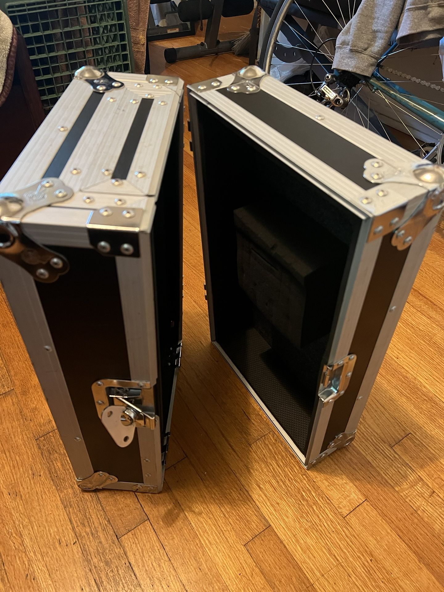 Road Ready Flight Case For DJ Mixer