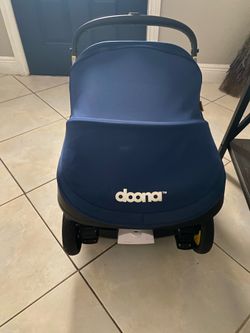 Doona stroller with base