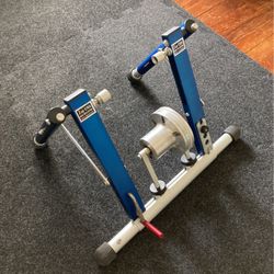1upUSA Aluminum Bike Trainer