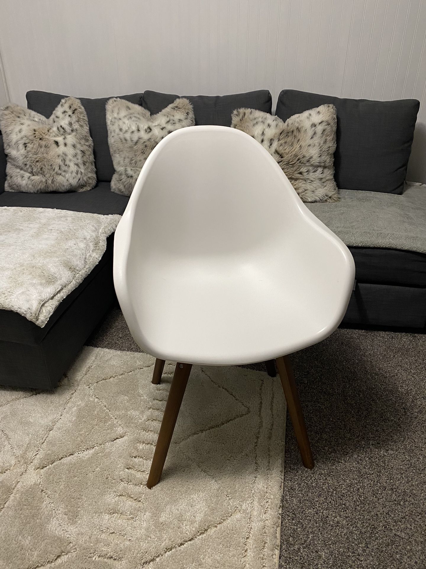 White Modern Desk Chair 