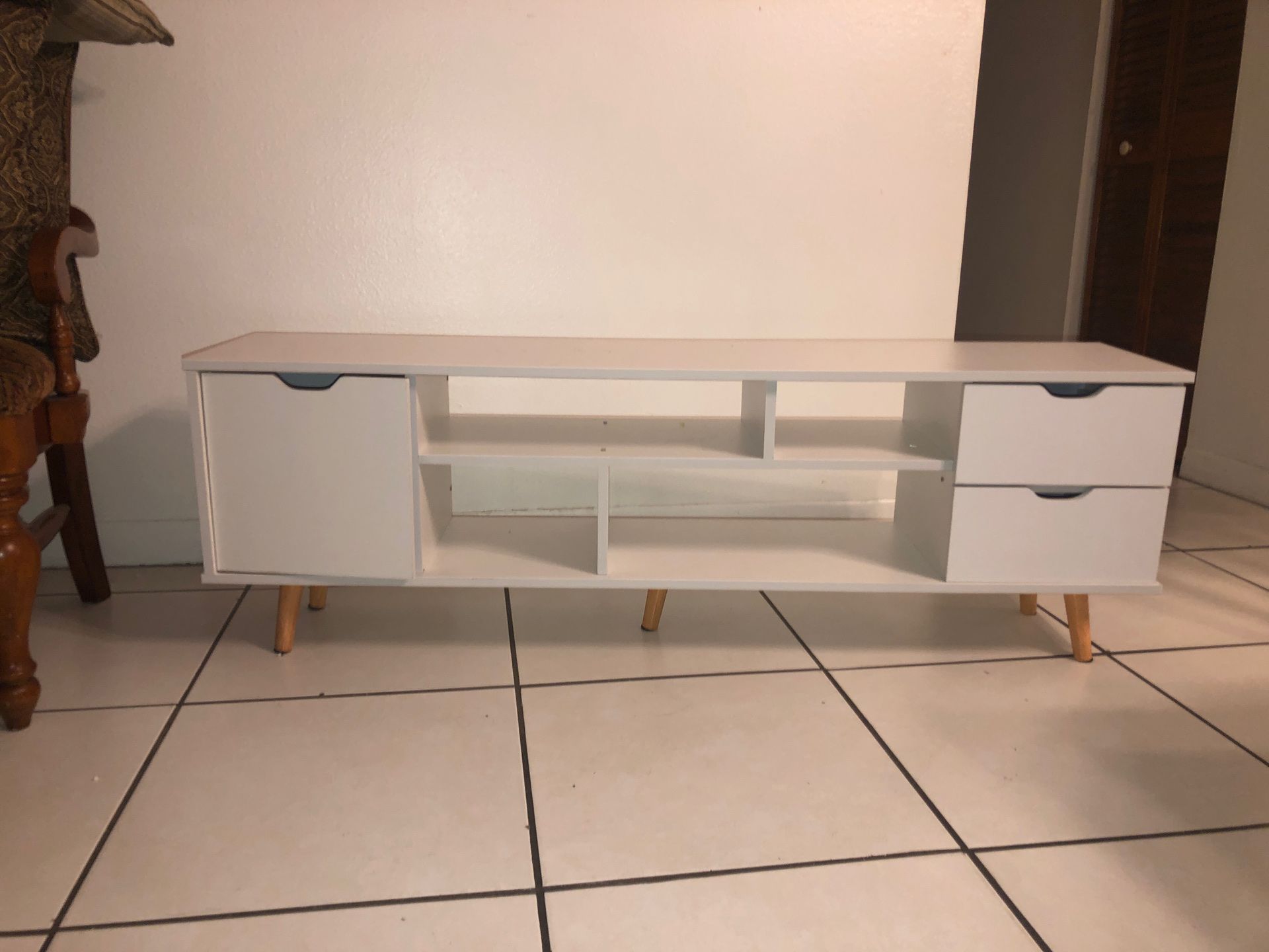 Tv table