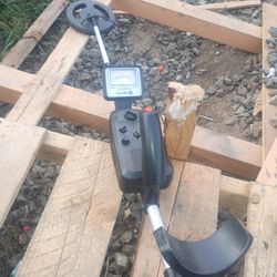 Famous Trails The Discrimator Metal Detector