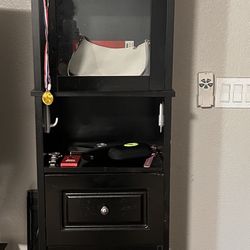 Tall Cabin For Storage And Bathroom 