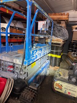 Genie scissor lift