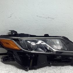 2018 2023 Toyota Camry right headlight (1AA)