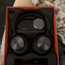 SteelSeries Arctis Nova Pro Multi-System Gaming Headset