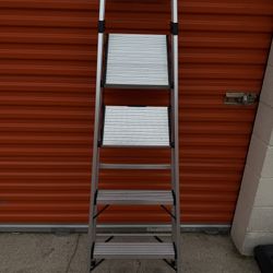 Gorilla Ladders 4-Step Ladder Aluminum – 250 lb Capacity