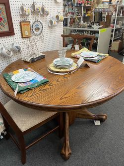 Antique Oak Claw Foot Table 48” Round