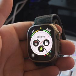 Apple Watch Ultra 2 (GPS + Cellular) 