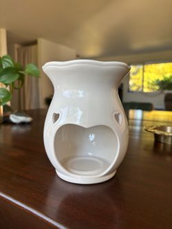 Vintage PartyLite "New Basics" Ceramic Wax Melt Warmer - White Hearts