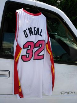 SHAQ NBA MIAMI HEAT JERSEY. READ DETAILS