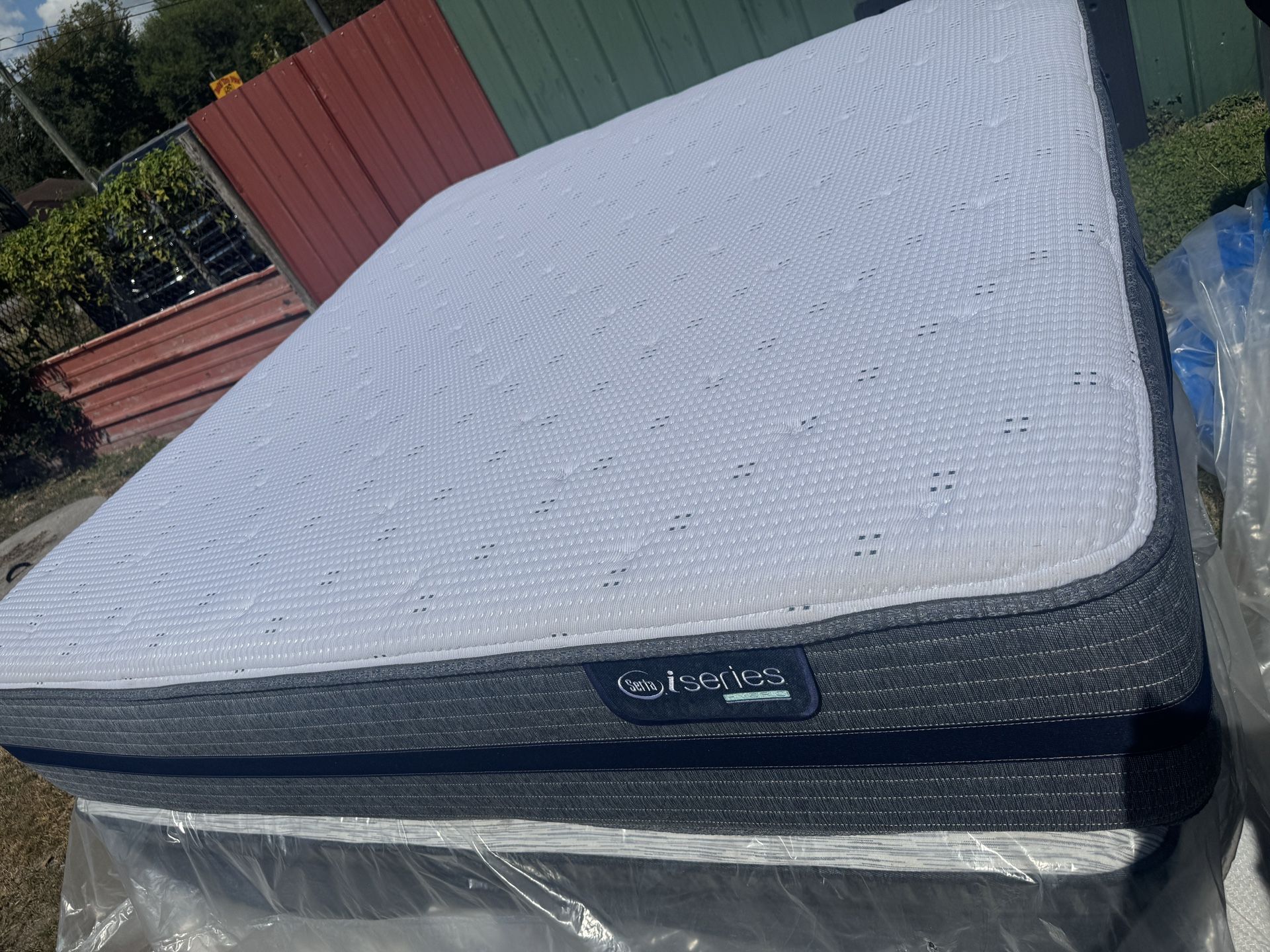 King Size Serta Brand Mattress Set