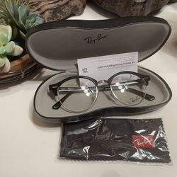 Lentes  nuevos origuinales     $ 200 dls    ❤️