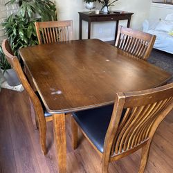 Dinning Table + 4 Chairs 