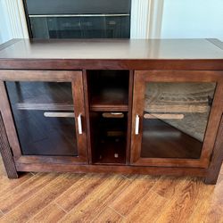 Entertainment Center/ TV Stand / Shelving 