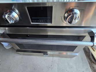 Hestan 30" Stainless Steel Single Electric Wall Oven New