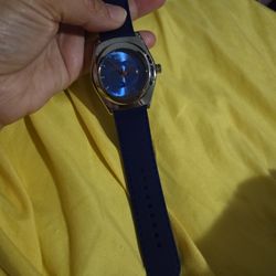 Gucci Mens Or Woman's Watch Needs Battery Replaced 