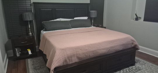 King size bedroom