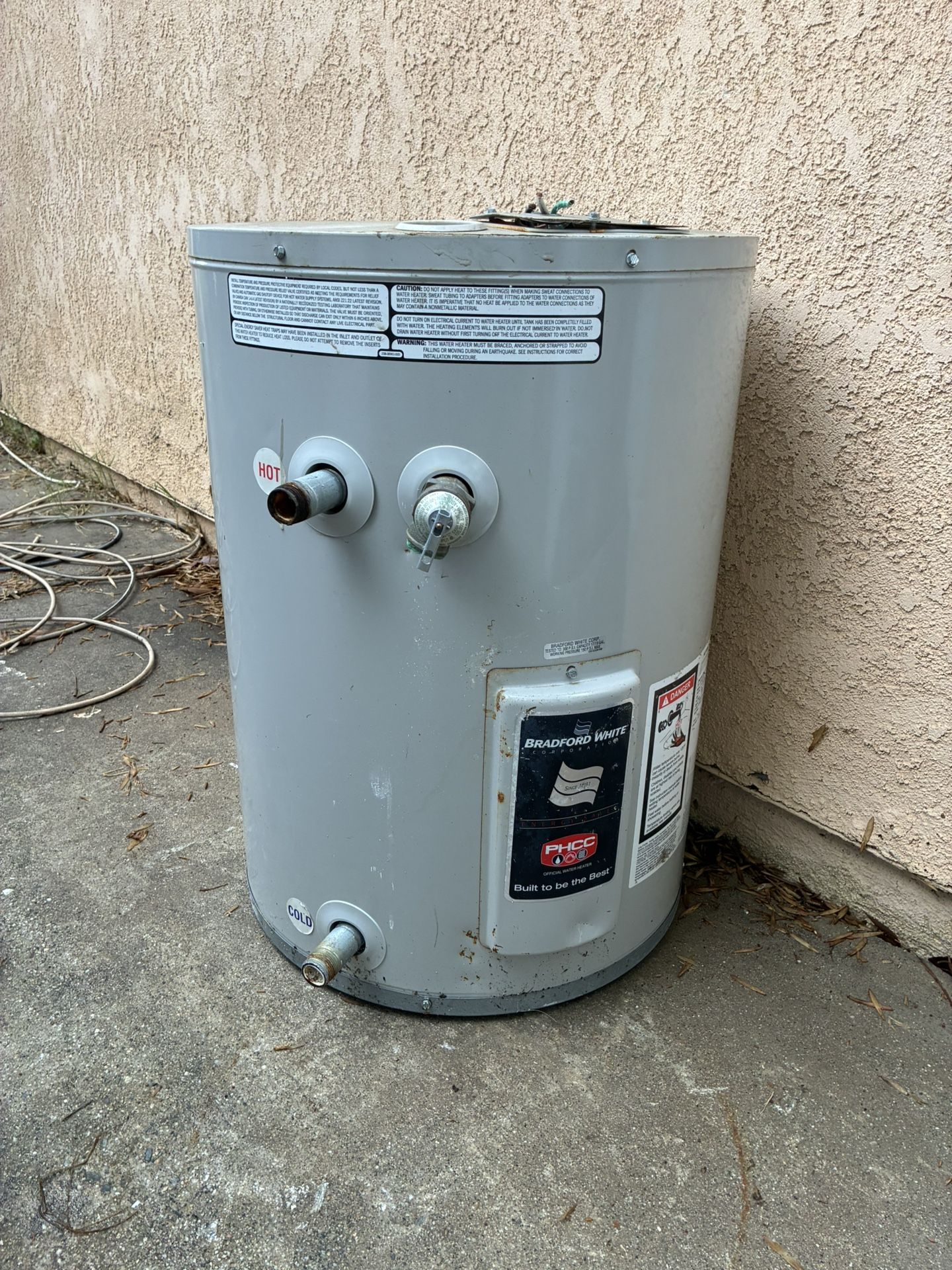 Electric 19 gallon water heater