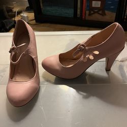 Chase + Chloe pink vintage style shoes