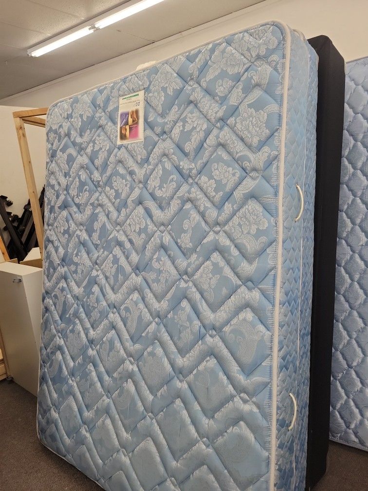 🔥QUEEN SIZES MATTRESS SET 🔥 DELIVERY AVAILABLE FOR $40🔥