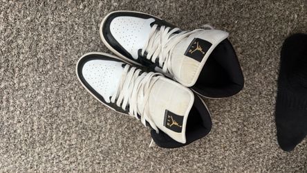 Jordan 1 mids