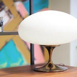 Mid Century Mushroom Lamp (Laurel Lamp)