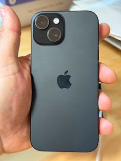 iPhone 15 Regular 128gb UNLOCKED sim tray international