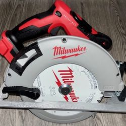 MILWAUKEE M18 BRUSHLESS 7 1/4" (184mm) CIRCULAR SAW.  TOOL ONLY 