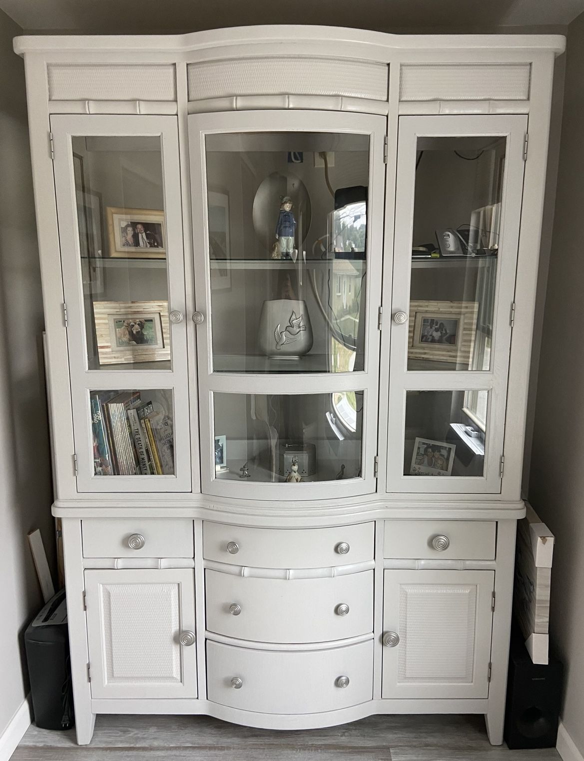 Buffet Cabinet/ Hutch /Entertainment & storeage