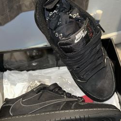Travis Scott Jordan 1 Phantom 