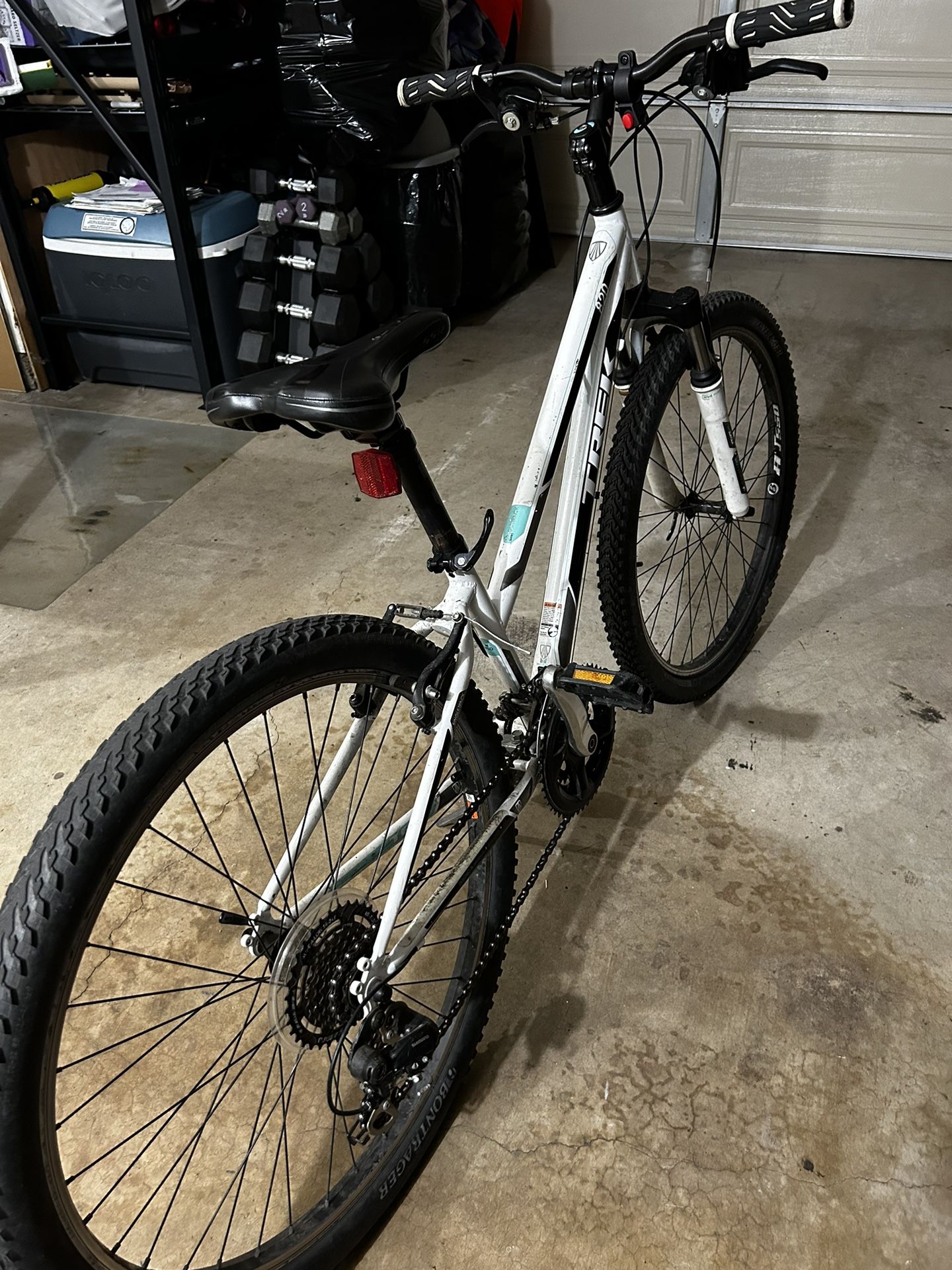 Trek 820 Mountain Bike / bicycle (Women's)