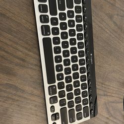 Logitech K811 Bluetooth Keyboard For Apple Devices