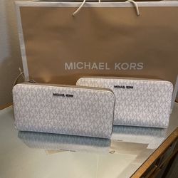 New!!!! Michael Kors Large Wallets 