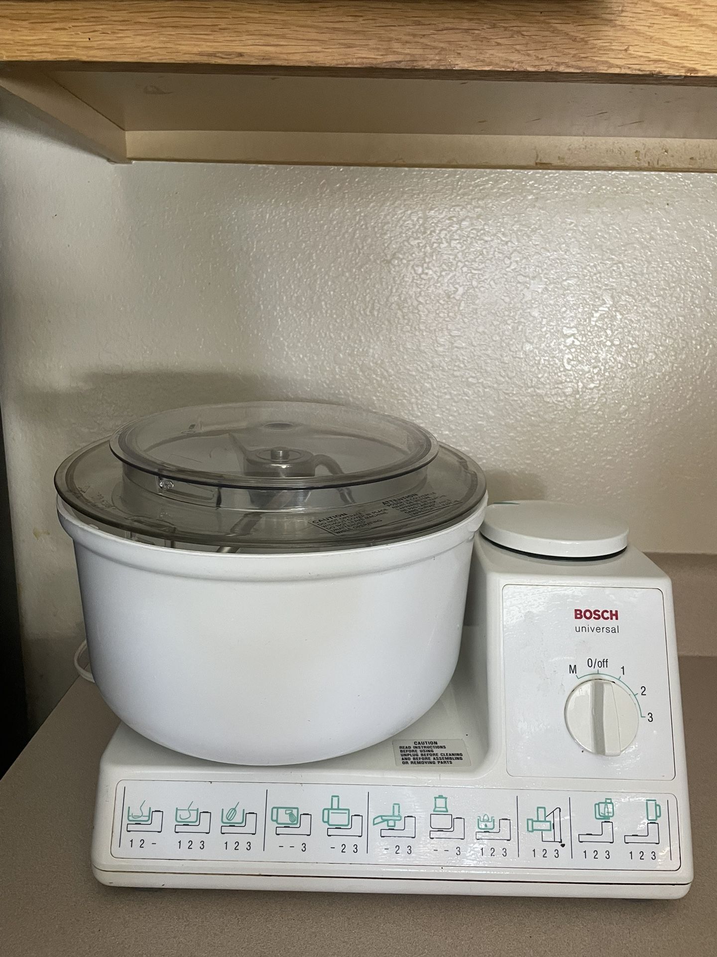 Bosch Universal Mixer 700 Watts MUM 60 40 70